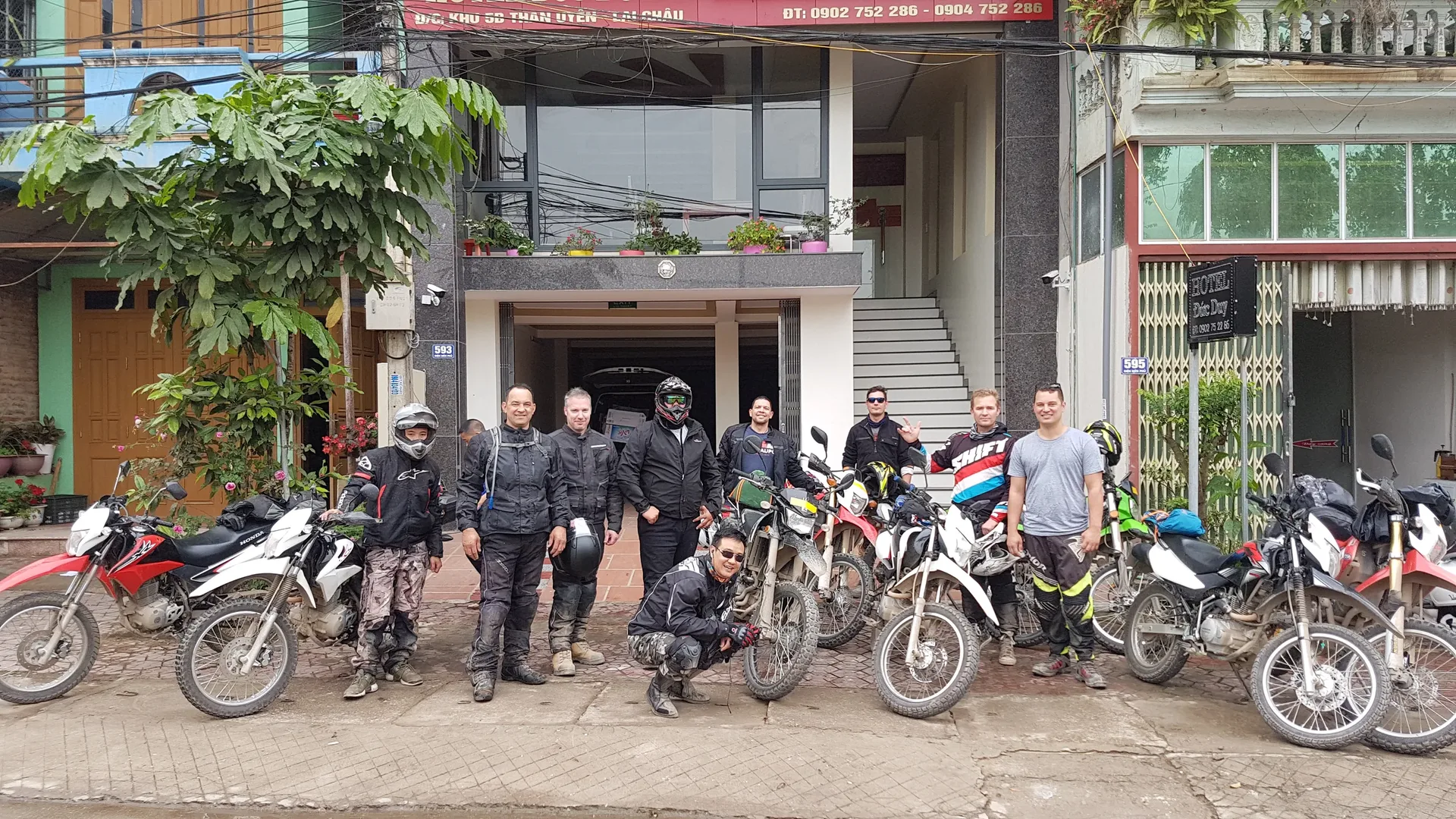 1 Day Hanoi Motorbike Tour to Duong Lam Ancient Village